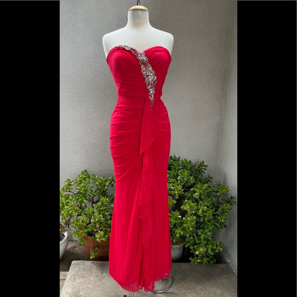 Evening gown red hot beaded mermaid style ruched Sz 4 by Decode 18